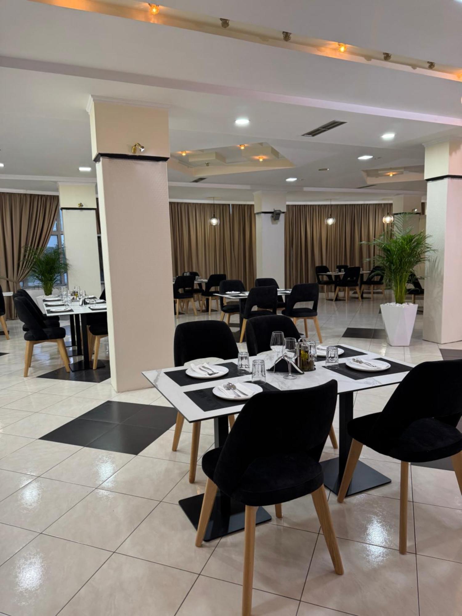 Grand Hotel Gjyshi Qerek Ngoại thất bức ảnh