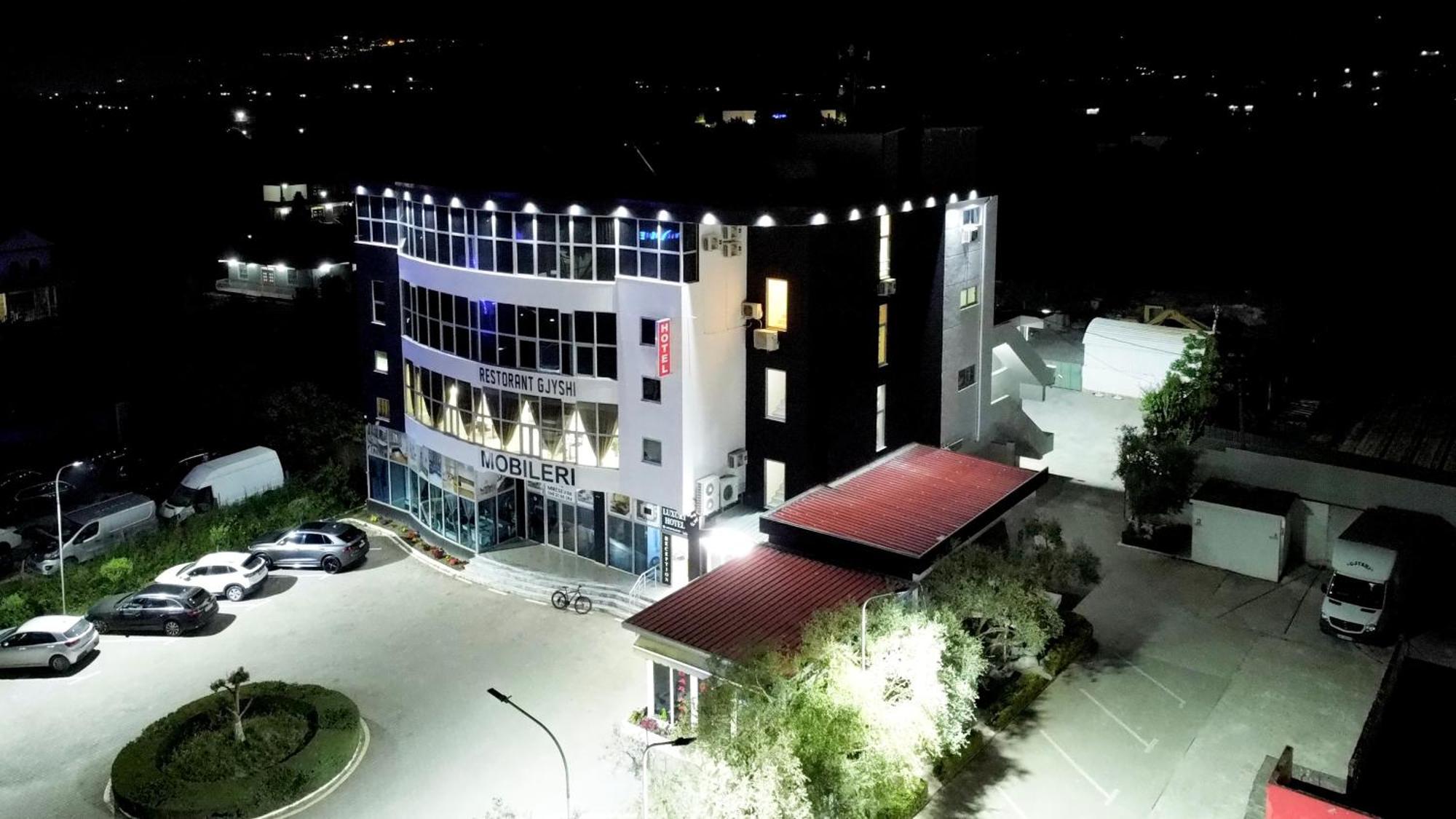 Grand Hotel Gjyshi Qerek Ngoại thất bức ảnh